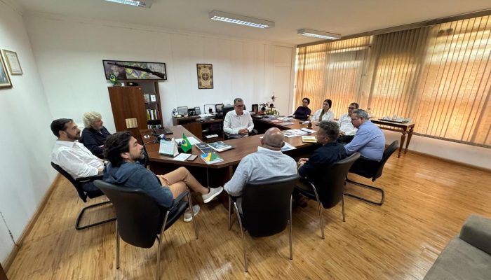Gonzalo Bruzzone, CEO da MegaG, durante reunião com o prefeito Dr. Lapena e representantes da administração municipal para apresentação do novo centro de distribuição da MegaG em Araraquara